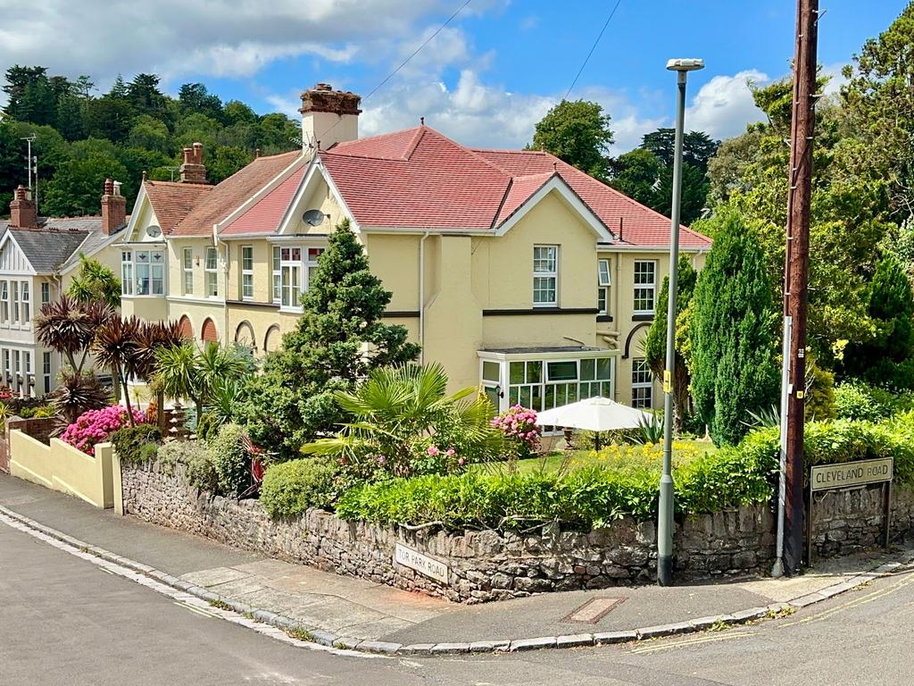Torquay 4 bed semi-detached house - £460,000
