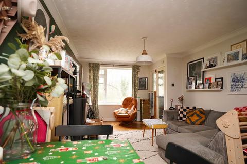 225 Longfield, Falmouth, TR11 4SR