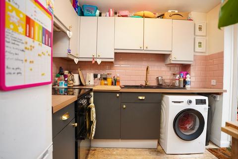 225 Longfield, Falmouth, TR11 4SR
