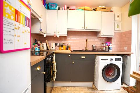 225 Longfield, Falmouth, TR11 4SR