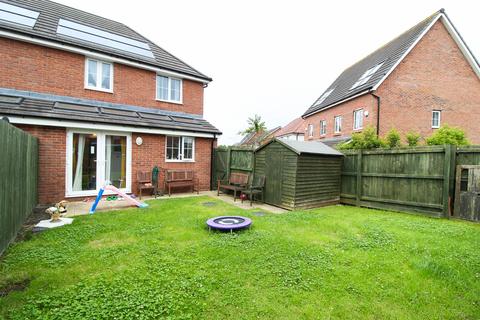 3 bedroom semi-detached house for sale, Newhaven Road, Brinnington