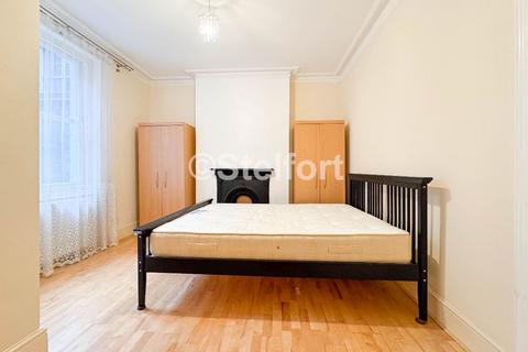 2 bedroom flat to rent, Gosfield Street, London W1W