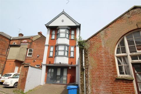 2 bedroom house to rent, Lower Orwell Street, Ipswich IP4