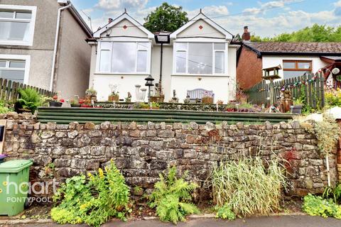 2 bedroom bungalow for sale, Manor Way, Pontypool