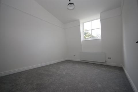 4 bedroom end of terrace house to rent, Stockwell Park Road, London SW9