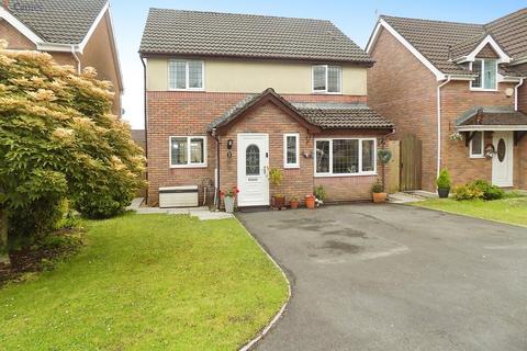 4 bedroom detached house for sale, Glan-y-nant, Tondu, Bridgend County. CF32 9DQ