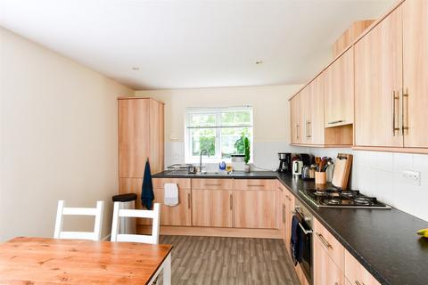2 bedroom ground floor flat for sale, Kennedy Road, Horsham, West Sussex