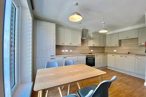 3 bedroom flat to rent, Leven Street, Meadows, Edinburgh, EH3