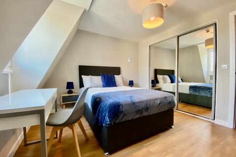 3 bedroom flat to rent, Leven Street, Meadows, Edinburgh, EH3