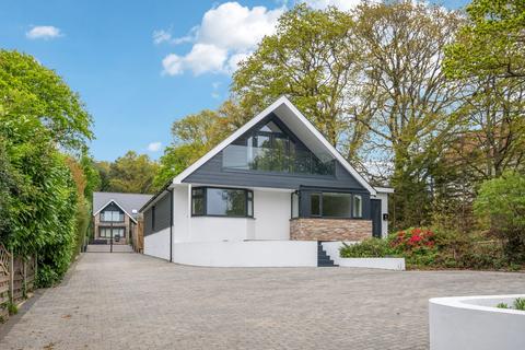 5 bedroom chalet for sale, Christchurch Road, Ferndown BH22