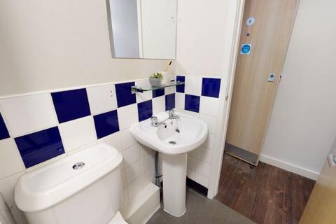 1 bedroom in a flat share to rent, Silver En Suite at Wilmslow Park, 211 Hathersage Road, Rusholme M13