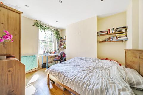 4 bedroom flat for sale, Kingsgate Road, West Hampstead