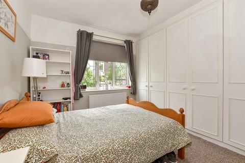 76 Mansfield Hill, London, E4 7JT