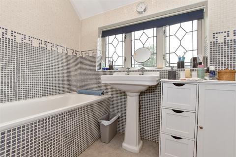 76 Mansfield Hill, London, E4 7JT