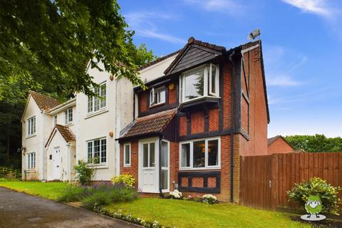 3 bedroom end of terrace house for sale, MONARCH CLOSE, BASINGSTOKE, HAMPSHIRE, RG22