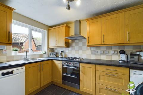3 bedroom end of terrace house for sale, MONARCH CLOSE, BASINGSTOKE, HAMPSHIRE, RG22