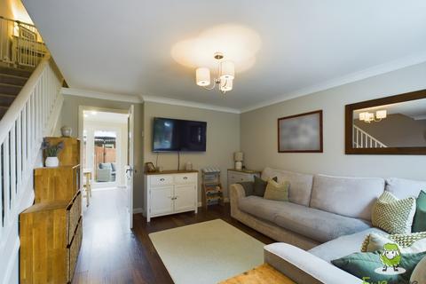 18 Monarch Close, Hatch Warren, Basingstoke, RG22 4XA