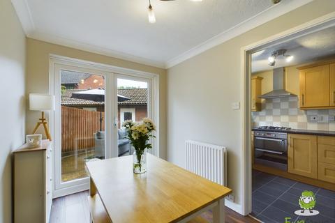 18 Monarch Close, Hatch Warren, Basingstoke, RG22 4XA