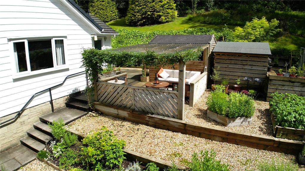 Side Seating Area