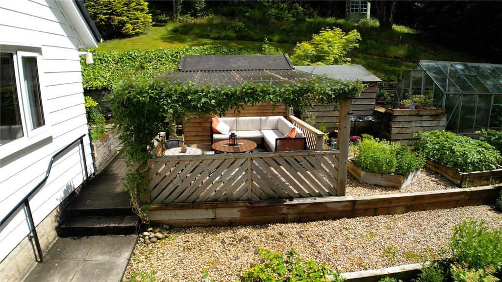 Side Seating Area