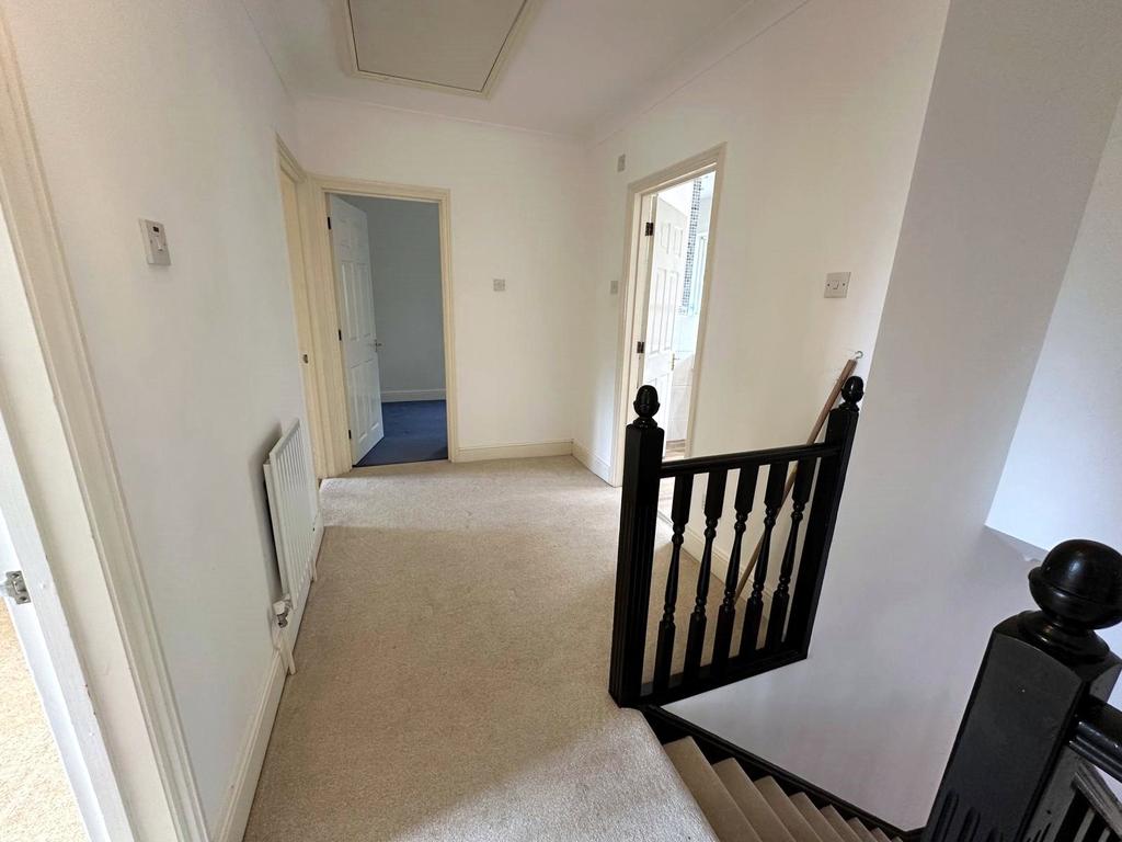 Upstairs Landing (2)