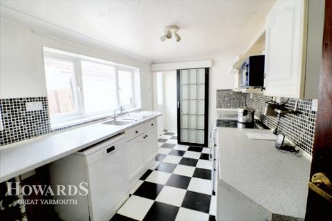 3 bedroom end of terrace house for sale, St Peters Road, Great Yarmouth