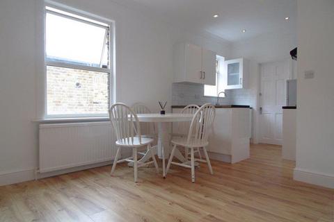 3 bedroom flat for sale, Osterley Park View Road, Hanwell, W7