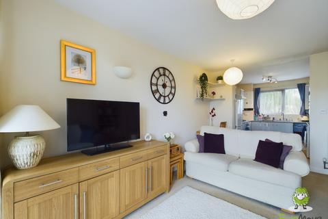 2 bedroom flat for sale, Forsythia Walk Oakridge Village, Basingstoke, Hampshire, RG21