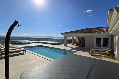 4 bedroom house, Luxury Stone Villa With Heated Pool, Jadranovo, Croatia