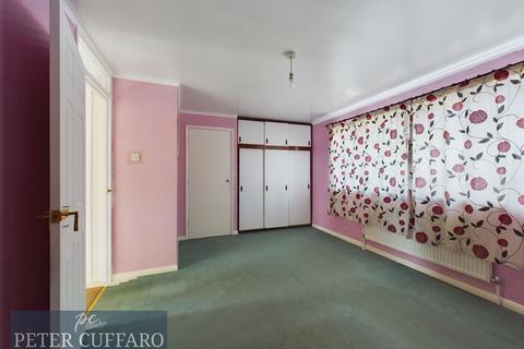 21 Caxton Road, Hoddesdon, EN11 9PD