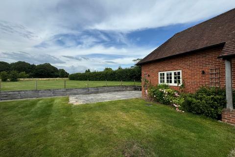 4 bedroom cottage to rent, Upham   Woodcote Lane   PART FURNISHED