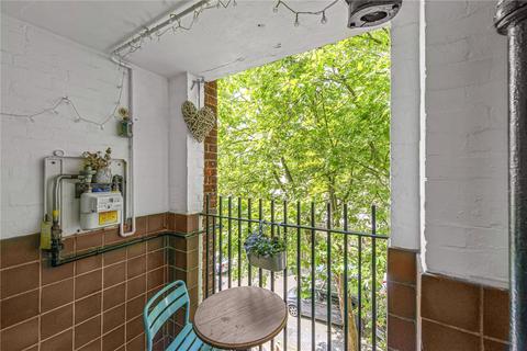 3 bedroom flat for sale, New Park Road, London, SW2