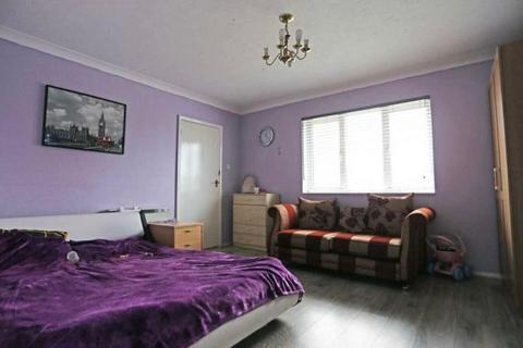 undefined, Dagenham, RM10