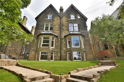 2 bedroom flat to rent, 12 Hollin Lane, Leeds LS16