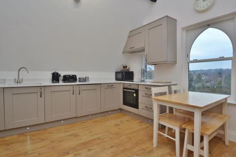 2 bedroom flat to rent, 12 Hollin Lane, Leeds LS16