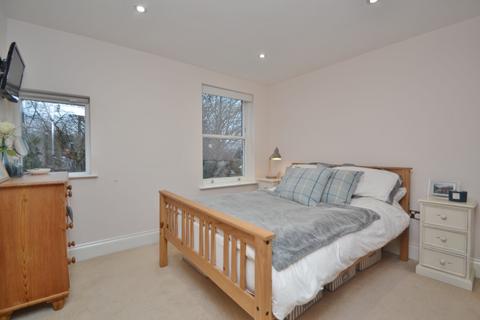 2 bedroom flat to rent, 12 Hollin Lane, Leeds LS16