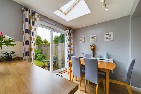 3 bedroom end of terrace house for sale, Barnsbury Avenue, Aylesbury HP20