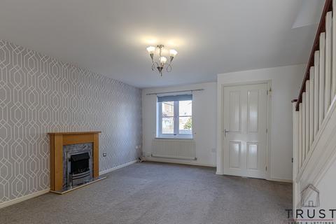 3 bedroom end of terrace house to rent, Manor Park Road, Cleckheaton