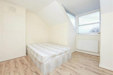 2 bedroom flat to rent, Mostyn Road, Brixton SW9