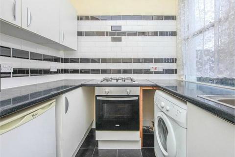 2 bedroom flat to rent, Mostyn Road, Brixton SW9