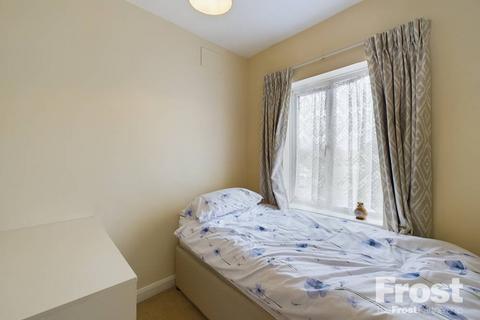 102 Hatton Road, Feltham, TW14 8JQ
