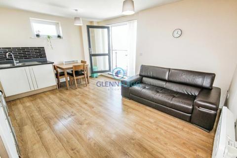 2 bedroom flat to rent, The Junction, Slough