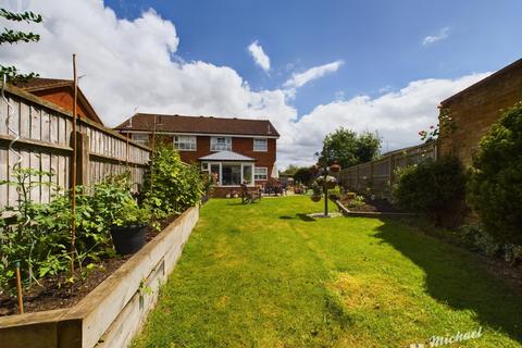 3 bedroom semi-detached house for sale, Patrick Way, Aylesbury