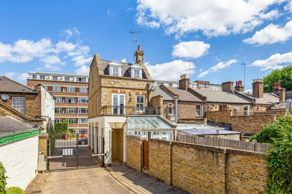 Fairfax Mews