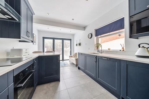 3 bedroom semi-detached house for sale, Winton Road, Farnham, GU9