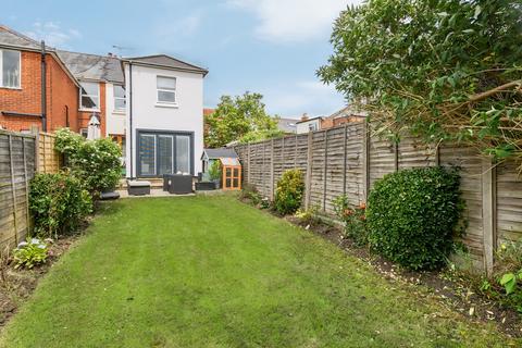 3 bedroom semi-detached house for sale, Winton Road, Farnham, GU9