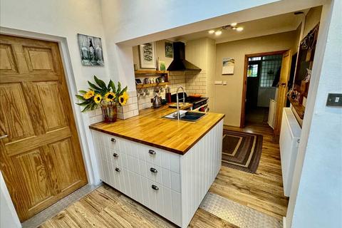 16 Vicarage Road, Wednesfield, Wolverhampton, WV11 1SB