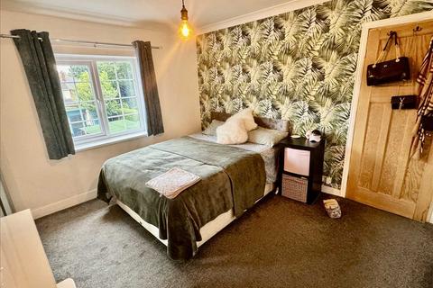 16 Vicarage Road, Wednesfield, Wolverhampton, WV11 1SB