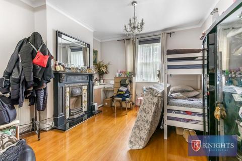 3 bedroom house for sale, Medcalf Road, London, EN3