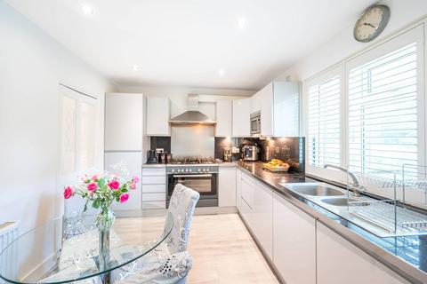 3 bedroom flat for sale, The Oaks, Woodside Park, London, N12